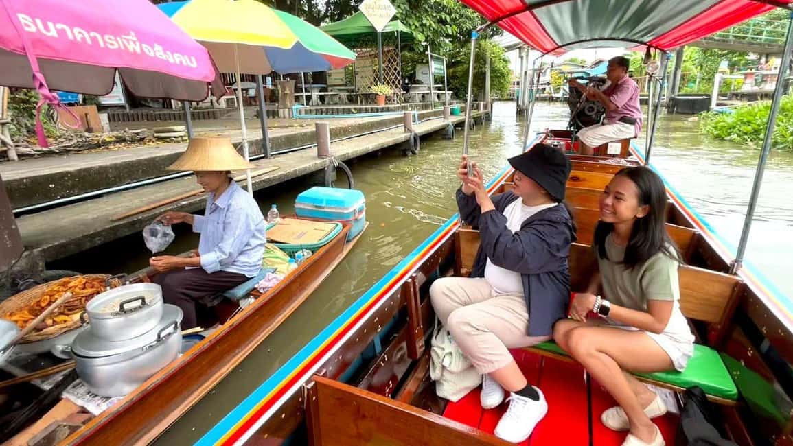 1 Hr Private Bangkok Canal Boat Tour: Traditional Flat Boat - Photo moments and short passes: what the itinerary feels like in real time