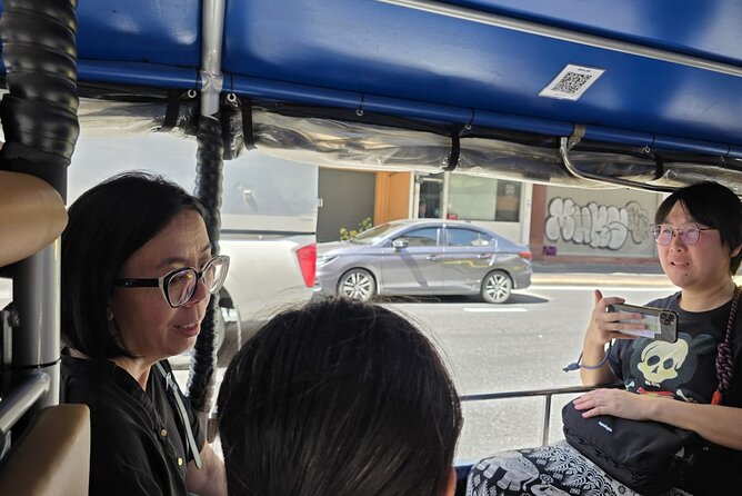 2 Hour Electric Tuk Tuk Cultural Tour of Bangkok - Chinatown ride: fast views of heritage streets