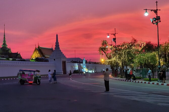 2 Hour Electric Tuk Tuk Cultural Tour of Bangkok - Pak Khlong Flower Talat: color, variety, and practical photo time