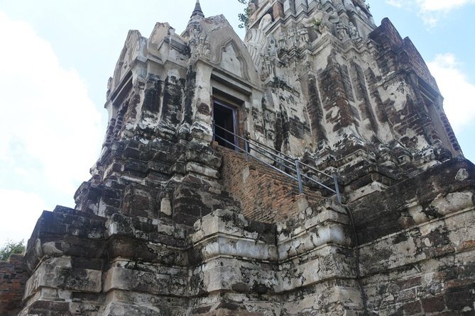 A Day in Ayutthaya: Private 5 UNESCO Temples Tour From Bangkok - Temple Stop 1: Wat Lokayasutharam and the reclining Buddha you can’t miss