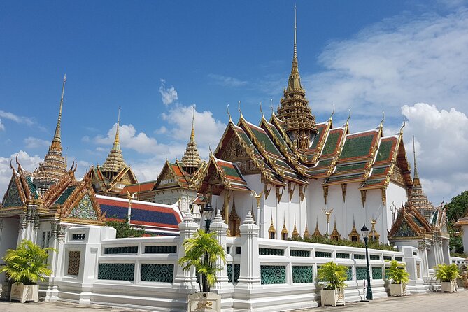 Amazing Bangkok City and Temple Tour with Local Guide - Wat Pho: Reclining Buddha Complex and a Calm Ending