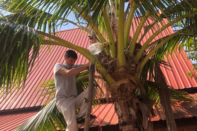 Amphawa Boat Ride & Railway Market: Multi-Lang Private Tour - Wat Bang Kung: roots, branches, and the story behind Luang Por Nin Manee