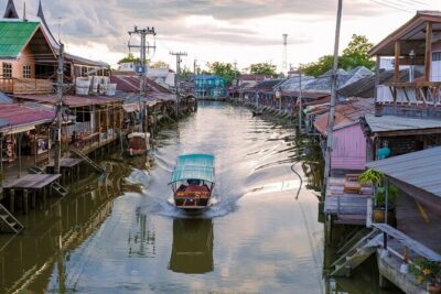Amphawa Floating Market & Maeklong Railway Train Market Tour - Maeklong Railway Train Market: the moment the stalls fold back