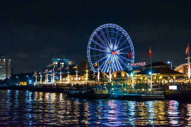 Apsara Luxury Dinner Cruise By Banyan Tree - Wat Arun (Temple of Dawn) and the feel of Bangkok at night