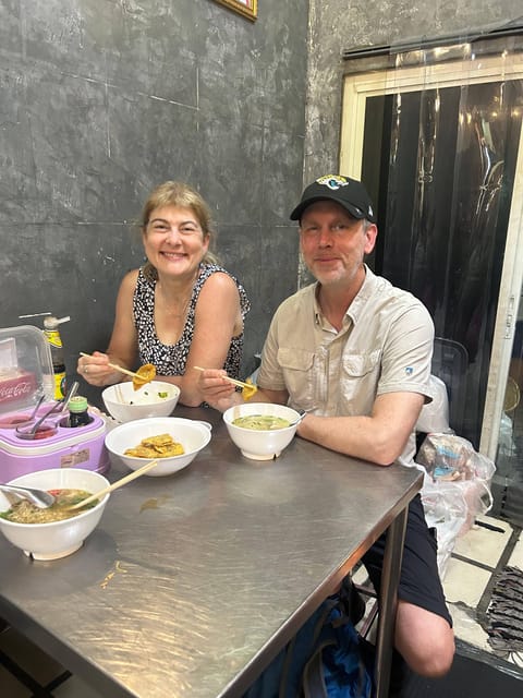 Authentic Street Food Tour in Chinatown I Bangkok - Learning while you eat: how the guide’s role can make or break the night