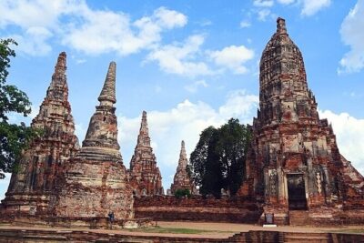 Ayutthaya Funky Frogy Tuk Tuk Experience With Famous Temple - Wat Mahathat: the Buddha relic temple moment