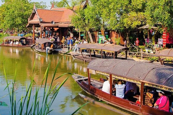 Ayutthaya Funky Frogy Tuk Tuk Experience With Famous Temple - Wat Lokayasutharam (Reclining Buddha): the big statue that hits fast