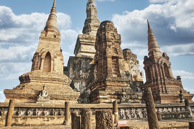 Ayutthaya Sunset Join Tour, Boat Ride, Famous Spot & Local Market - Wat Chaiwatthanaram: the riverside temple built for late-day views