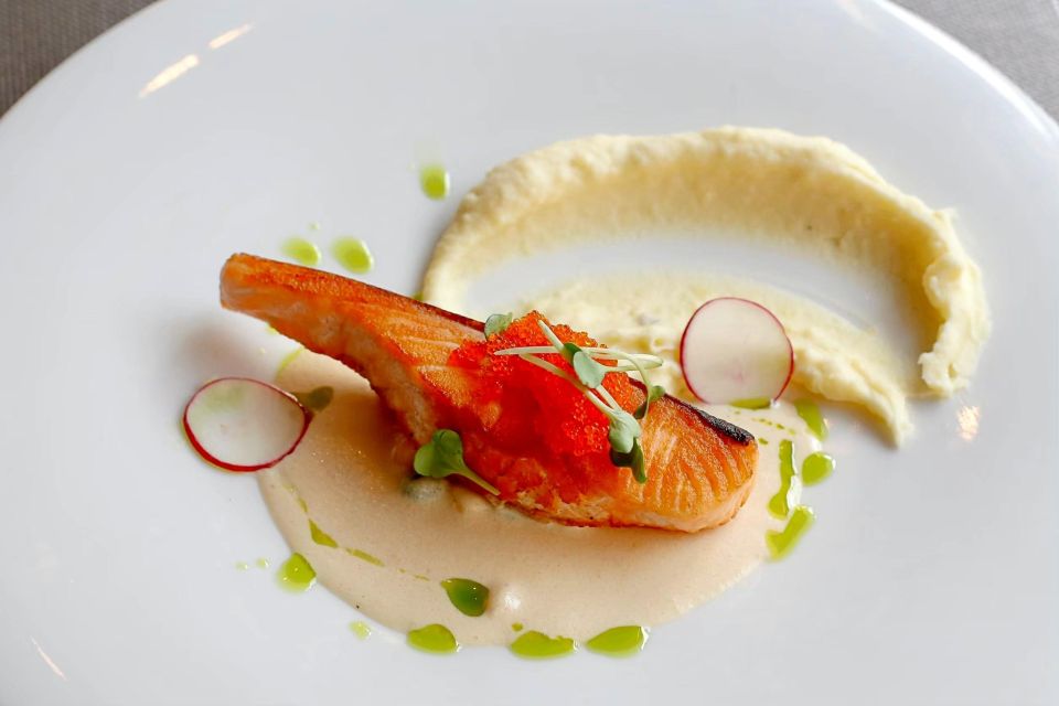 Baiyoke Tower Balcony Buffet & Observation Deck 81st Floor - The buffet: what to expect from a view-with-food format