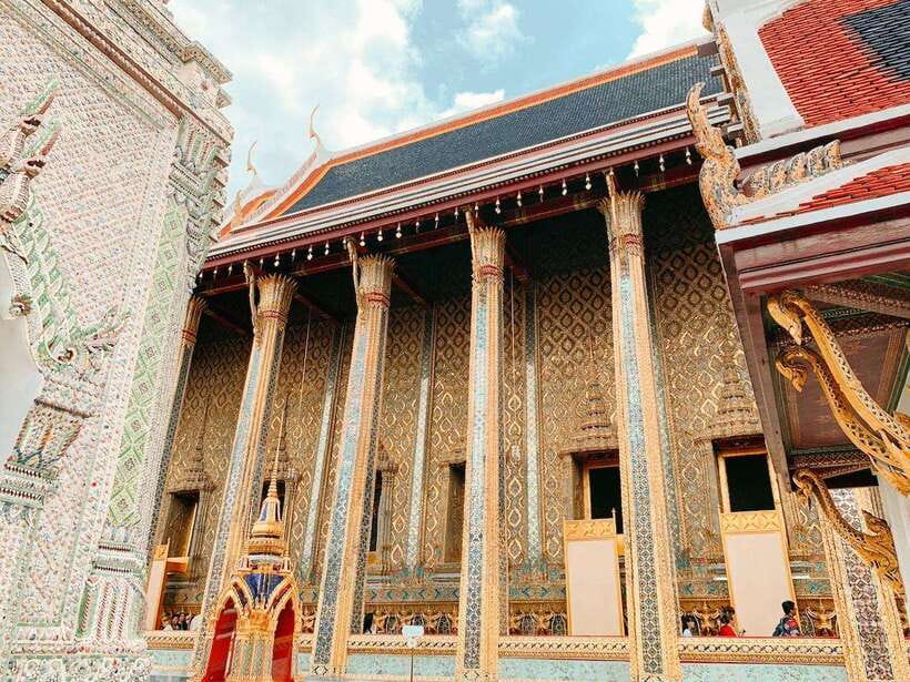 Bangkok: 2 Hours Grand Palace & Wat Pho Private Tour - Wat Pho: where the Reclining Buddha steals the show