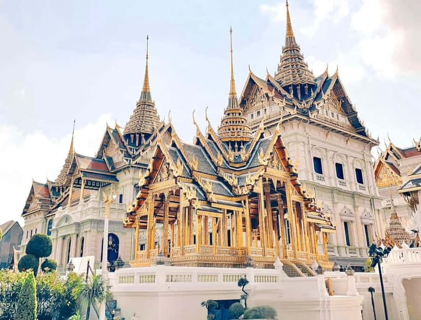Bangkok: 2 Hours Grand Palace & Wat Pho Private Tour - What your guide actually adds (beyond facts)