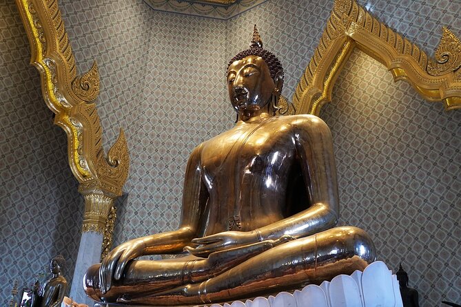 Bangkok 3 Temple Walking Tour: Wat Arun, Wat Pho, Wat Traimit - Dress Code and Temple Etiquette: The Stuff That Saves Your Time