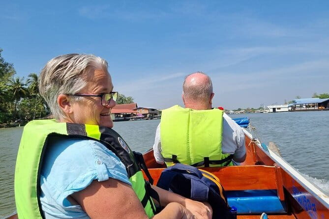 Bangkok: A 4 Hours Tuk Tuk Sightseeing Tour At Iconic Landmarks - Wat Pho’s Sleeping Buddha area and the Grand Palace, both as exteriors