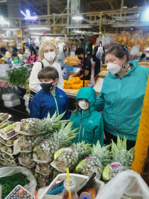 Bangkok: A 4 Hours Tuk Tuk Sightseeing Tour Iconic Landmarks - Pak Klong Talad flower market and the lotus-folding moment