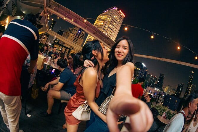 Bangkok After Dark: Pub Crawl Adventure - Stop 2: The Pit Stop and the Yadom Thai shot sprint