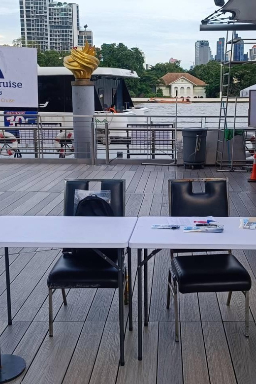 Bangkok: Alangka Luxury Cruise with Buffet and Live Music - Price and value: is $37 per person a smart deal?