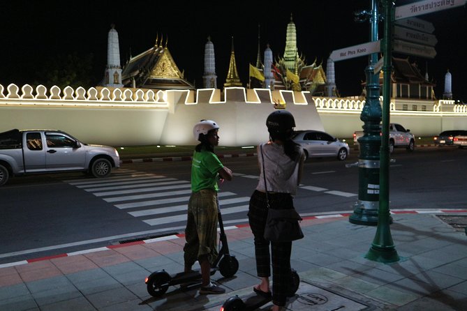 Bangkok at Night by Electric Scooter - Cycling past the palace lights (without going inside)