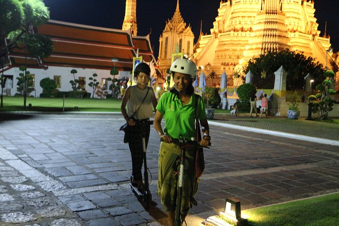 Bangkok at Night by Electric Scooter - Group size and guide attention: what max 8 really changes