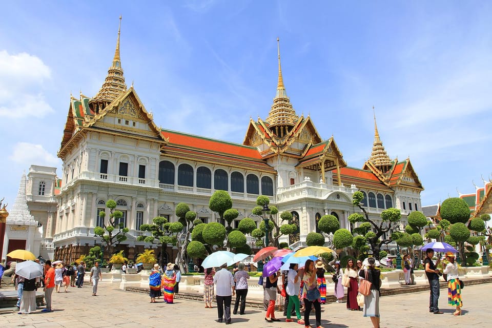 Bangkok: Audio guides for Bangkok, Ayutthaya & Chiang Mai - Bangkok: Grand Palace to Wat Traimit, with Chinatown context built in