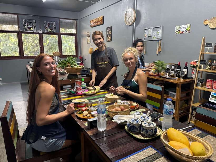 Bangkok: Authentic Thai Cooking Class with Local Host - Key highlights you’ll feel right away