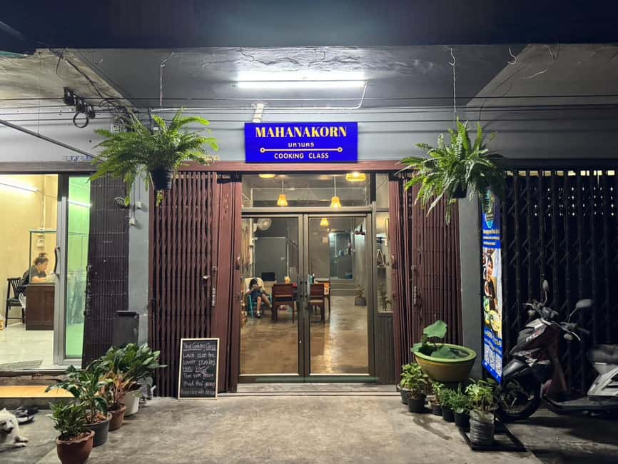 Bangkok: Authentic Thai Cooking Class with Local Host - Who should book this cooking class in Bangkok