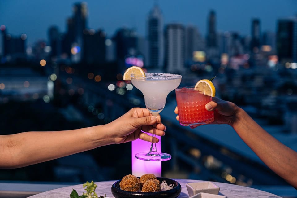 Bangkok: Barracuda Rooftop Bar Akara Hotel - Getting There and Choosing Your Timing (Transportation Not Included)