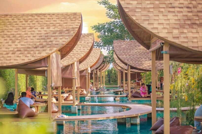 Bangkok: Bubble in the Forest Cafe Photography Journey - Your on-site flow: photo stop plus regional tastings