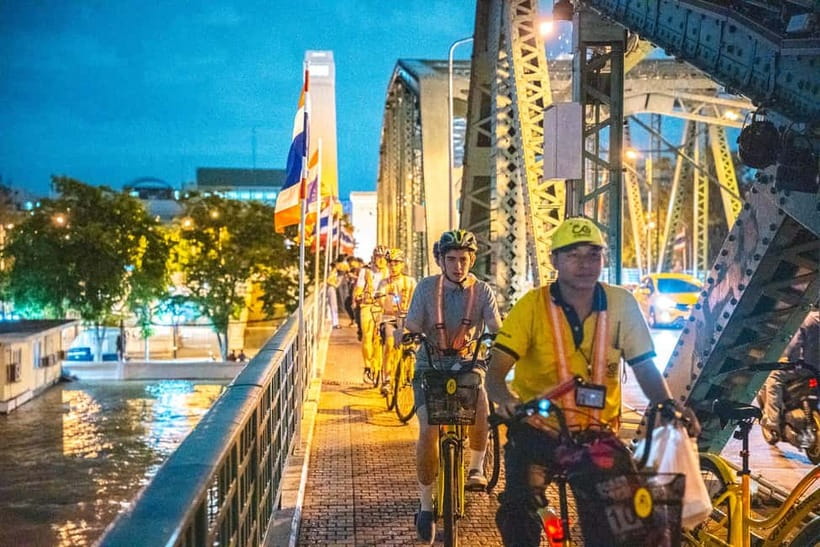 Bangkok by Night Cycling Tour with Street-food Meal - Why Bangkok by night works so well on a bicycle