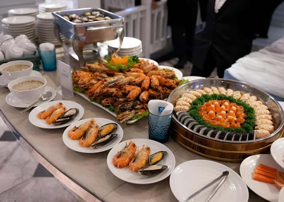 Bangkok: Carnival Dinner Cruise with Free-Flow Beer & Buffet - Who this cruise suits best (and who should rethink it)
