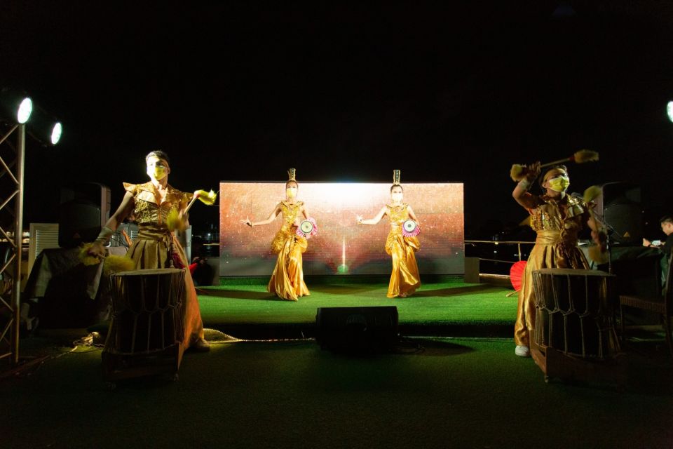 Bangkok: Chao Phraya Alangka Cruise at Icon Siam - Live Band and Thai Classical Dance: How the Night Turns Fun
