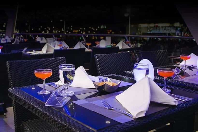 Bangkok: Chao Phraya Princess Cruise with Buffet - Live music onboard: the difference between dinner and an evening