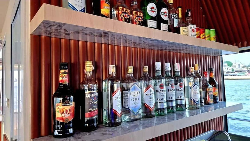 Bangkok : Chaophraya Booze Cruise – Drinks Onboard - Why this feels like a better value than dinner cruises