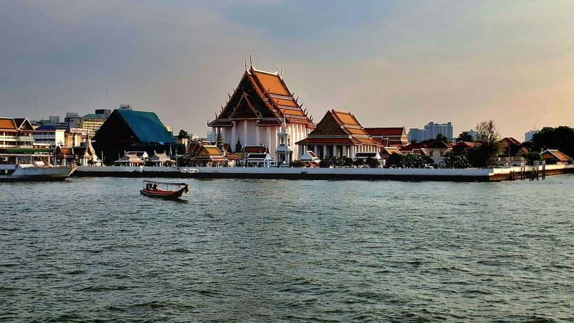 Bangkok : Chaophraya Booze Cruise – Drinks Onboard - Who should book this cruise (and who might prefer something else)