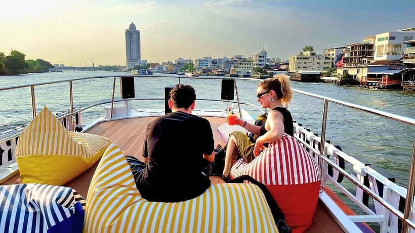 Bangkok : Chaophraya Booze Cruise – Drinks Onboard - Boarding setup: life jackets, music, and how the boat vibe really feels