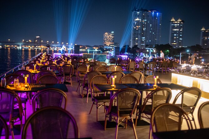 Bangkok Chaophraya Dinner Cruise with Thai Cultural Show - How the 8:00 pm timing makes Bangkok feel different