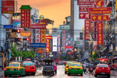 Bangkok: Chinatown & Taladnoi Street Art Guided Walking Tour - Wat Mangkon Kamalawat: The Center of Chinese Spiritual Life