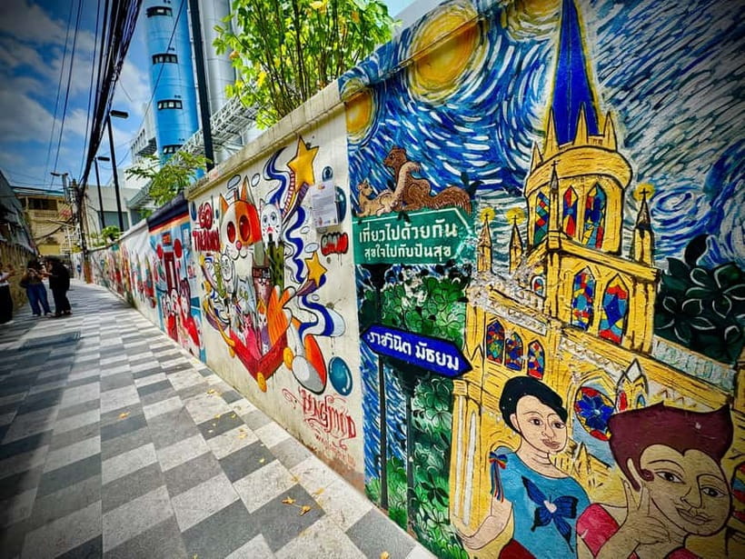 Bangkok: Chinatown & Taladnoi Street Art Guided Walking Tour - Wat Pathum Khongkha: A Softer, Royal Pause