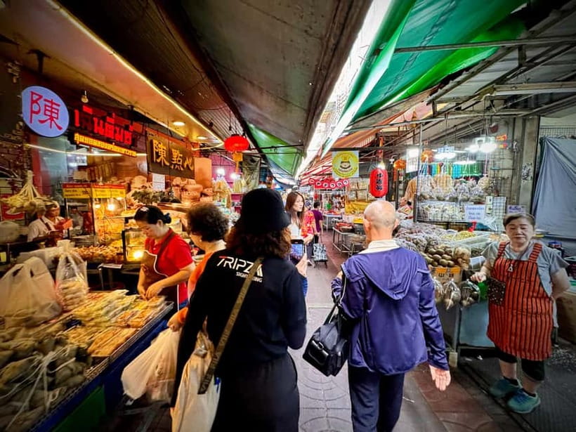 Bangkok: Chinatown & Taladnoi Street Art Guided Walking Tour - Talad Noi Ironworks Alleys: Where Craft Still Shows Up