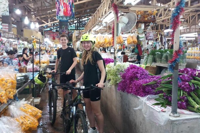 Bangkok City Bike Tour - Hotel-pickup & Lunch - Bike comfort, flat terrain, and what to wear