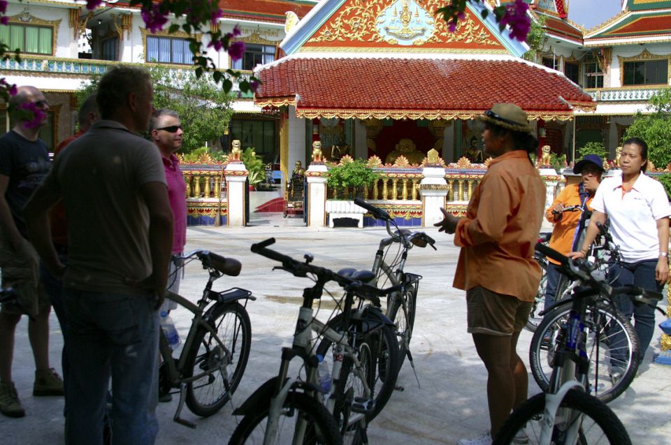 Bangkok: City Culture half-day Bike Tour - Crossing Rama IV and Reaching Benjakitti Forest Park’s Calm