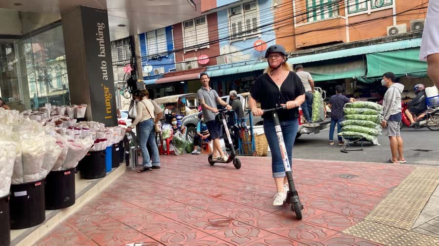 Bangkok: City Highlights Electric Scooter Tour - Key highlights at a glance