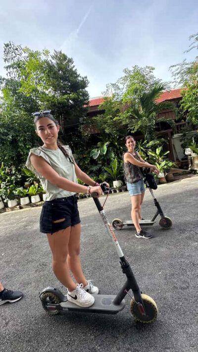 Bangkok: City Highlights Electric Scooter Tour - Meeting point reality: FriendlyLocalTrip and what to plan for