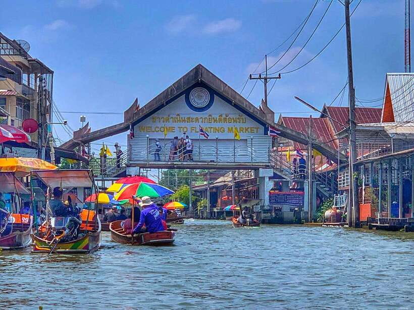 Bangkok: Damnoen Saduak and Mae Klong Train Markets - Food stops you can actually use: coconut ice cream and practical snack tactics