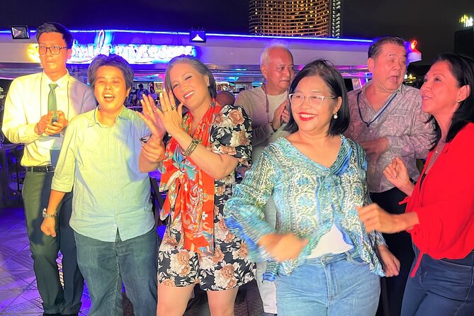 Bangkok Dinner Cruise with Intl Buffet, Live Music & Hotel Pickup - Practical tips for the best Bangkok night photos and a smoother dinner