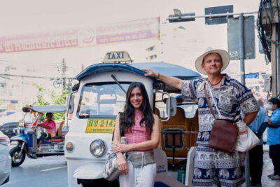 Bangkok Electric Tuk Tuk: Street Food & Markets - Thonburi by street-level route: temples, steam trains, and local Bangkok