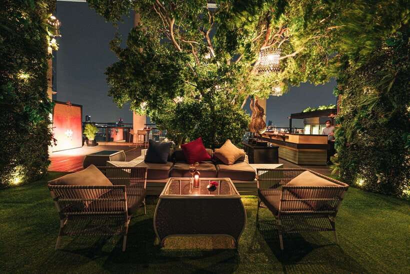 Bangkok: Enjoy Fine Thai Food with Panoramic Rooftop Views - Service and atmosphere: what the staff does right on a rooftop
