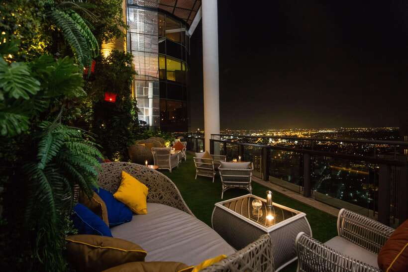 Bangkok: Enjoy Fine Thai Food with Panoramic Rooftop Views - Getting there smoothly: rooftop directions and getting seated on time