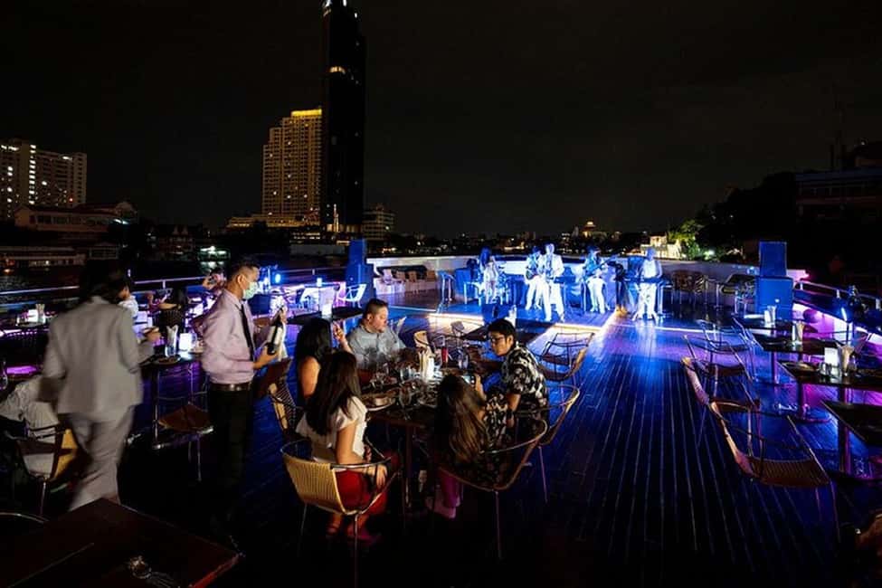 Bangkok: Evening Dinner Cruise with Live Music Chao Phraya - How this Bangkok dinner cruise actually feels