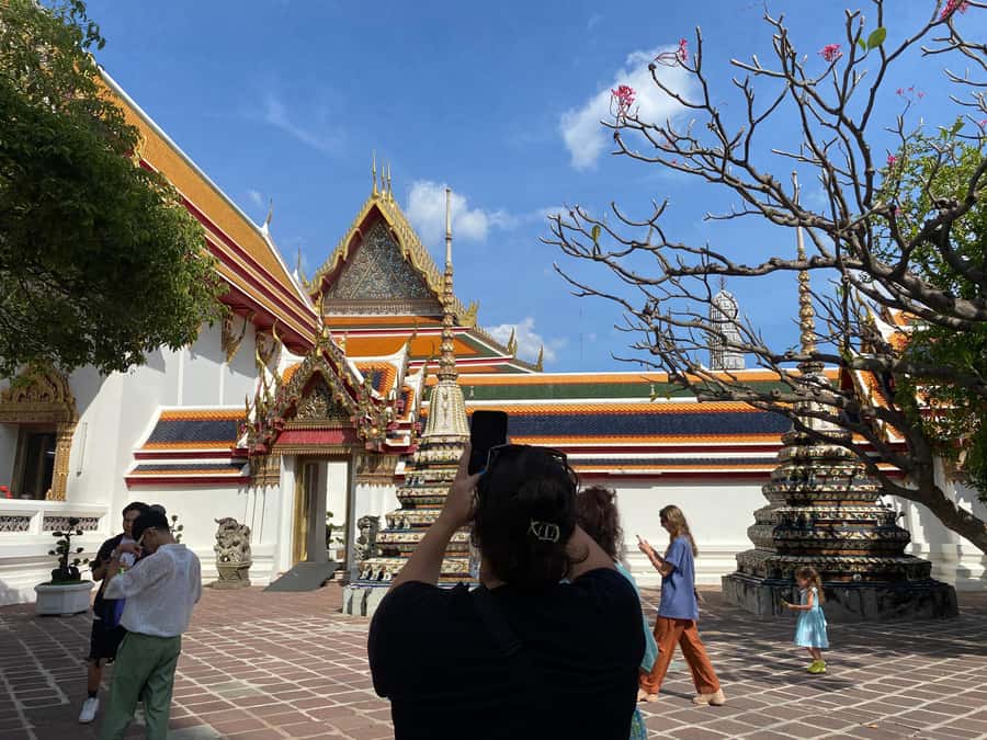 Bangkok: explore Wat Pho + tuk tuk sightseeing - Chinatown at the end: shop longer if you want the late-day feel