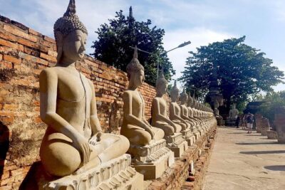 Bangkok Famous Temples sightseeing with Chinatown - Wat Phra Chetuphon: A Sacred Start and Quick Etiquette Check